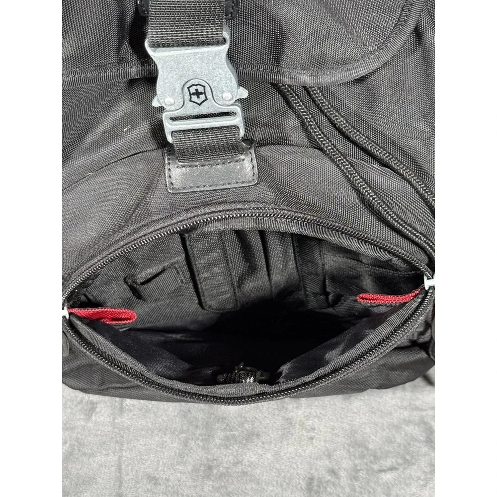 Victorinox Swiss Army Black 17